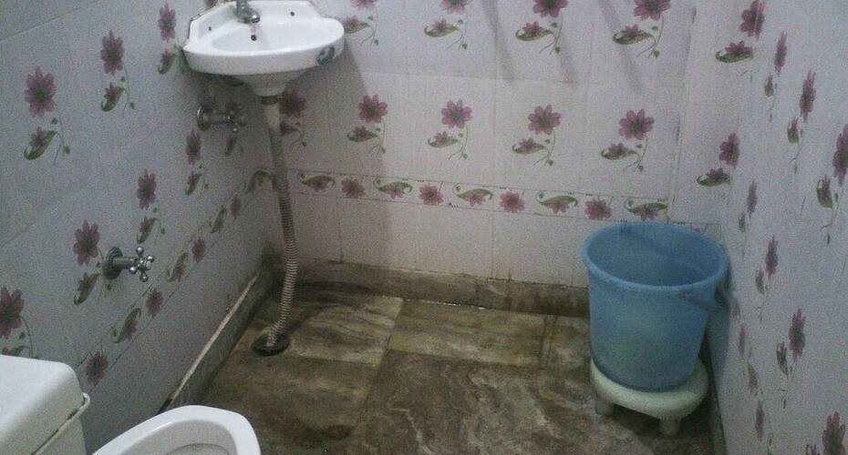 Kawal Yatri Niwas, Amritsar 4